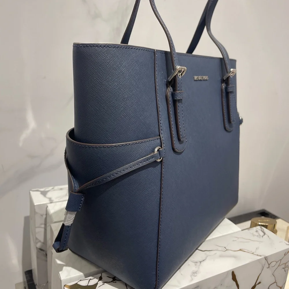 MICHAEL KORS Voyager Large Saffiano Leather EW Tote Shoulder Bag Navy NWT
